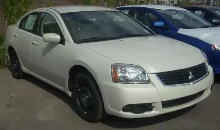 Mitsubishi Galant - элегантный бизнес-класс