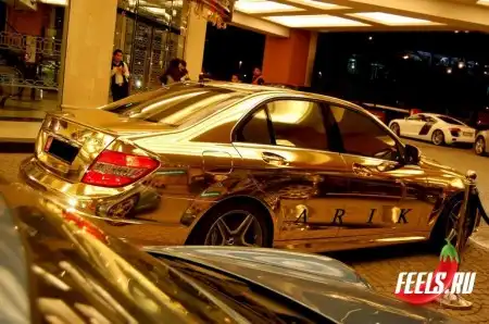 Mercedes C63 из золота
