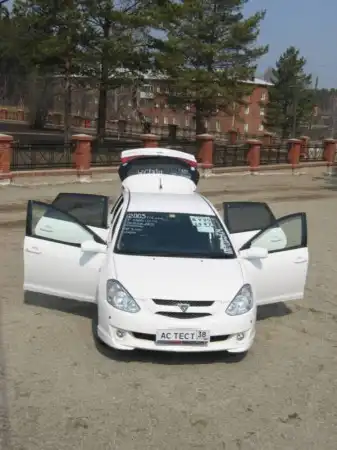 Toyota Caldina третьего поколения