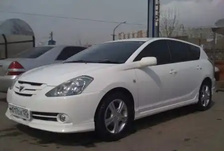 Toyota Caldina третьего поколения