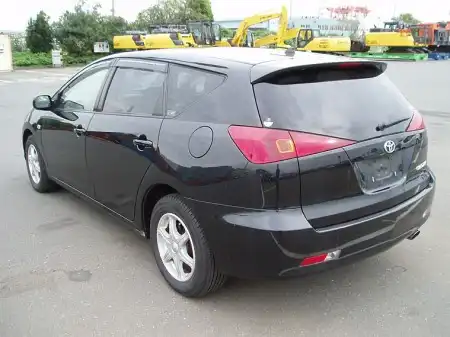 Toyota Caldina третьего поколения