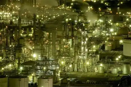 Индустриальная Япония, вид ночью