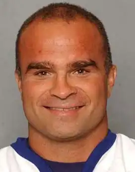 Легендарный хоккейный боец Tie Domi Легендарный хоккейный боец Tie Domi