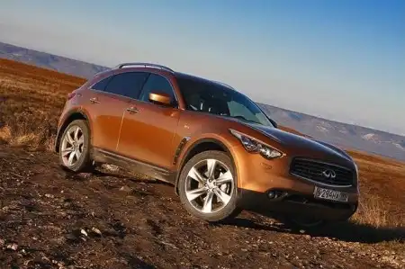 Infiniti FX35 и Infiniti FX50