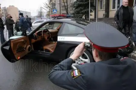 Ментам, год назат подарили" Porche",Петербург.