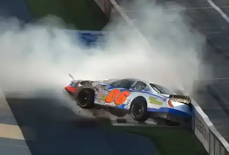Аварии во время гонок NASCAR