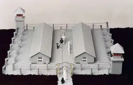 Lego. "Концентрационный лагерь"