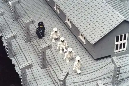 Lego. "Концентрационный лагерь"