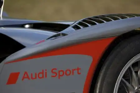 Audi R15 TDI 2009