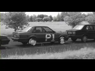 Столкновение авто (в замедленной) Столкновение авто (в замедленной)
