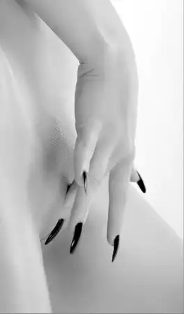 Art Girls Black & White - Художественные, черно-белые фото девушек. Прекрасно дополнят вашу коллекцию!
