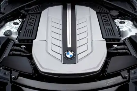 BMW показала самую мощную «семерку» в истории