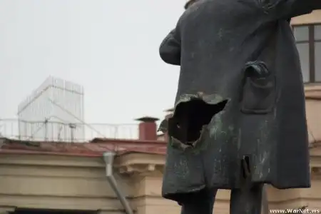 На 1 апреля кто-то пошутил и взорвал Ленину зад