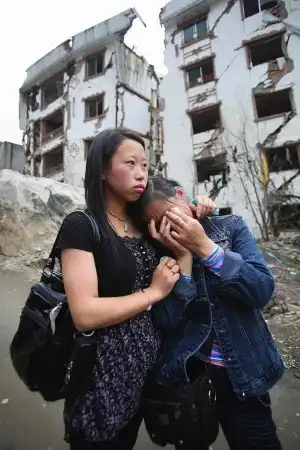 Трагедия в провинции Сычуань. Год спустя. (90 000 погибших / 5 млн бездомных)