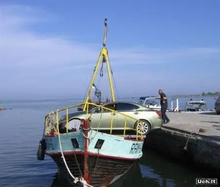 Забавная перевозка автомобиля