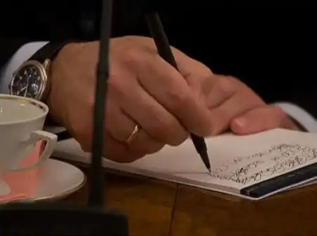 Что Путин пишет в своём блокноте?