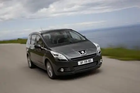 Peugeot  5008 (2010)