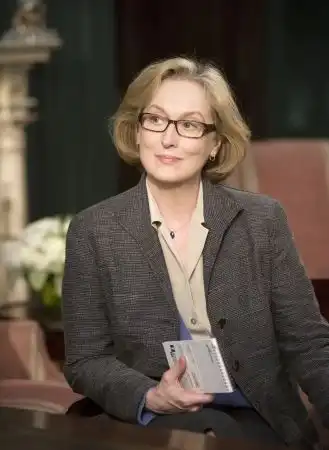 Ей 60. Но она прекрасна Ей 60. Но она прекрасна