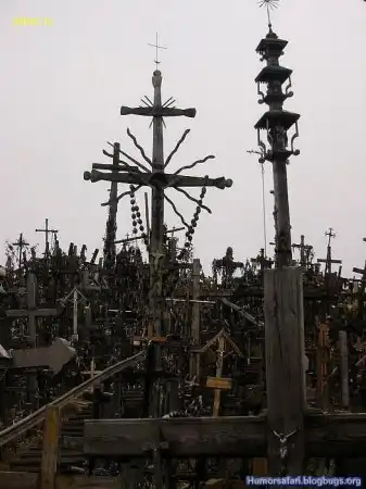 Кладбище крестов в Латвии 