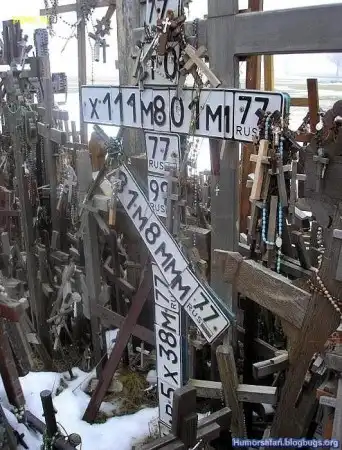 Кладбище крестов в Латвии 