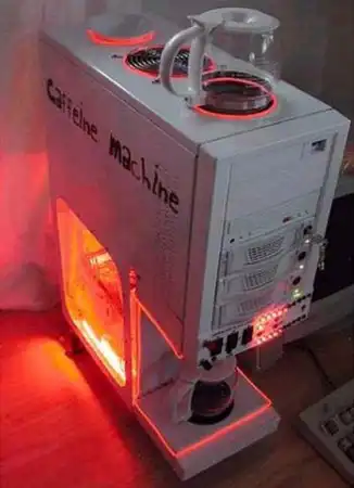 Что можно сделать из старой компьютерной техники?