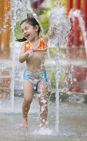 Люди и вода