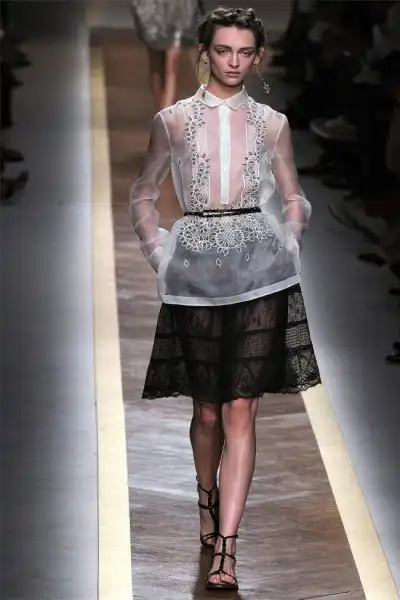 Показ Valentino (весна 2012) на неделе моды в Париже