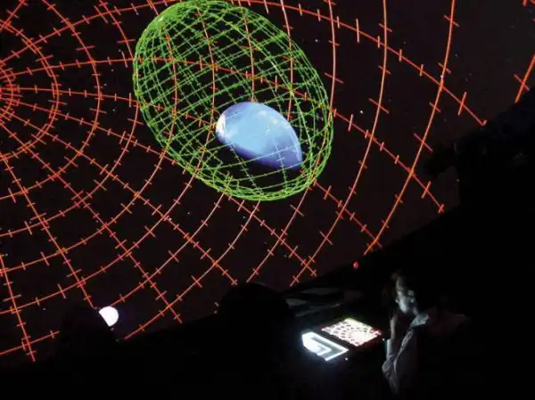 Самый реалистичный лётный симулятор с 360-градусным обзором от компании Barco
