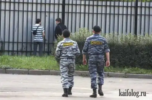По малой нужде.