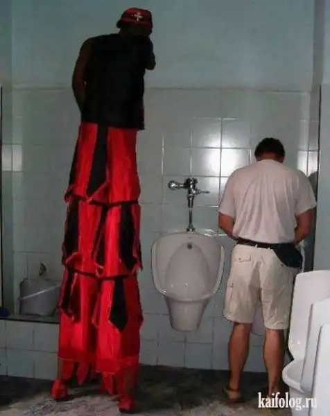 По малой нужде.