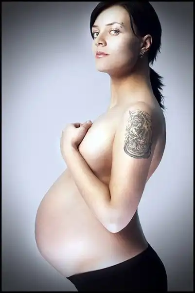 Обнаженные беременные.