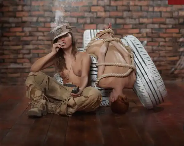 Девушки (ню)