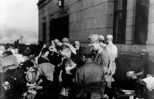 Хиросима и Нагасаки. Трагедия 1945 года (57 фото)