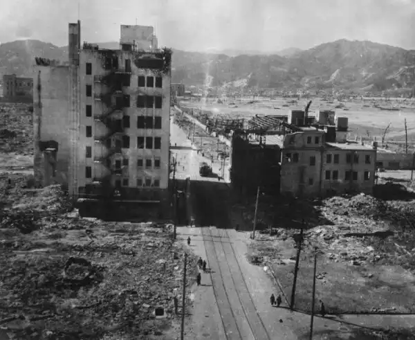 Хиросима и Нагасаки. Трагедия 1945 года (57 фото)