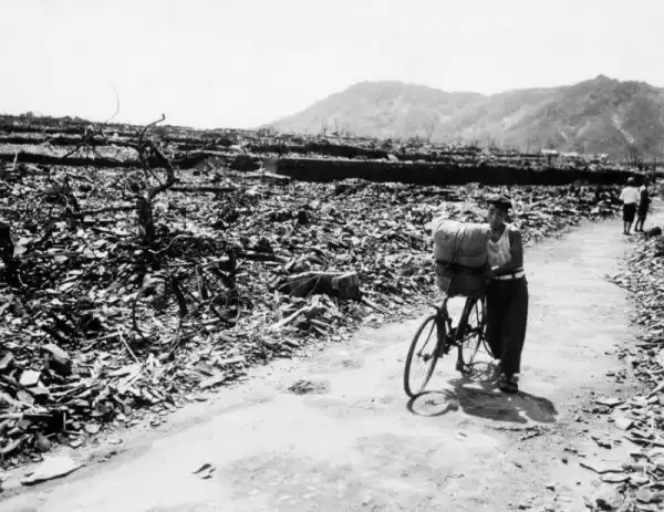 Хиросима и Нагасаки. Трагедия 1945 года (57 фото)