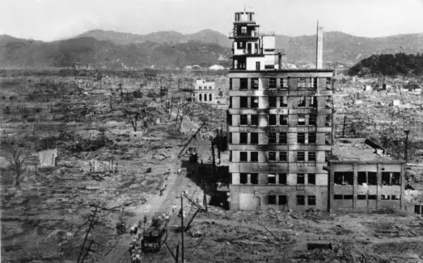 Хиросима и Нагасаки. Трагедия 1945 года (57 фото)