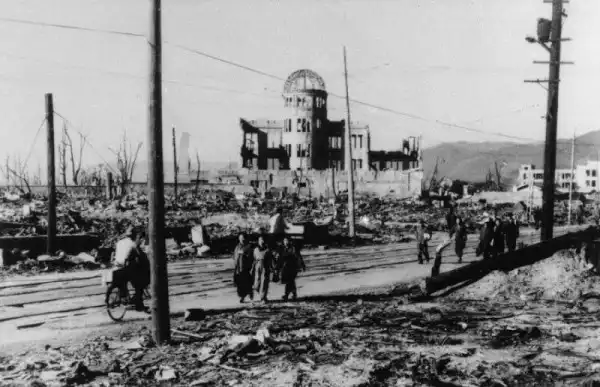 Хиросима и Нагасаки. Трагедия 1945 года (57 фото)