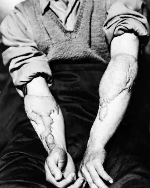 Хиросима и Нагасаки. Трагедия 1945 года (57 фото)
