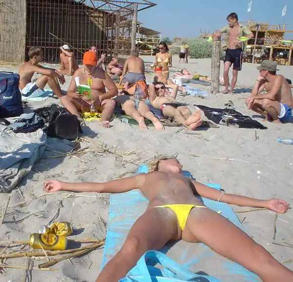 Олег Газманов на пляже с голыми девчонками + БОНУС