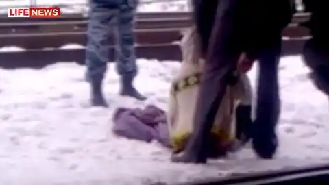 Томские полицейские пытались поднять пенсионерку электрошокером