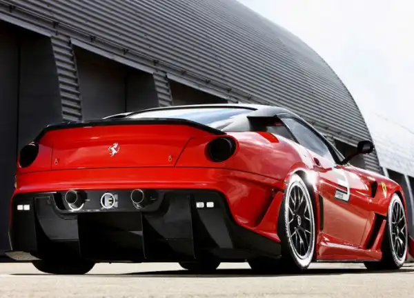 Ferrari рассекретила свой самый экстремальный суперкар