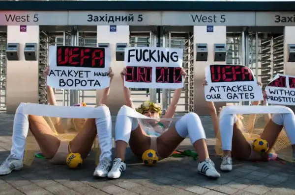 Новые выступления Femen.