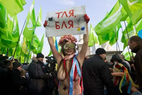 Новые выступления Femen.
