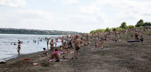 Семейкин остров открывается для купания