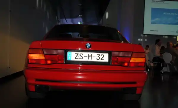 Призрачный BMW M8