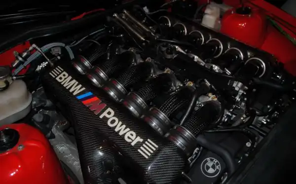 Призрачный BMW M8