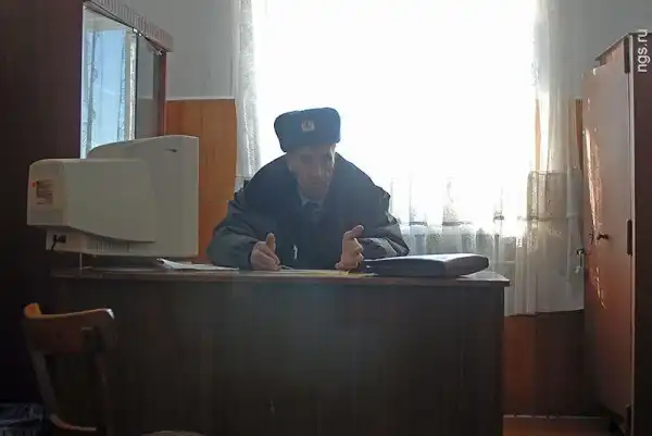 Полицейские разных стран и их заработки