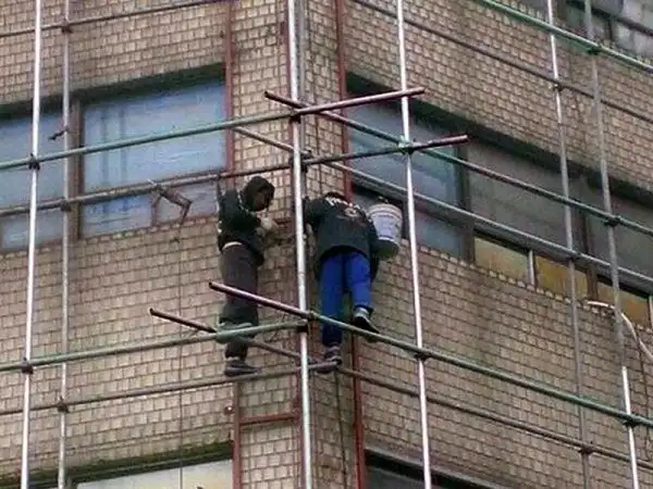 Лестница говорите короткая, да?