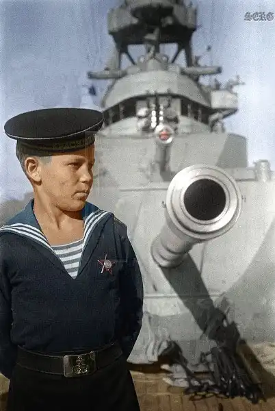 Цветные фотографии советских солдат во Второй Мировой