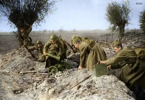 Цветные фотографии советских солдат во Второй Мировой
